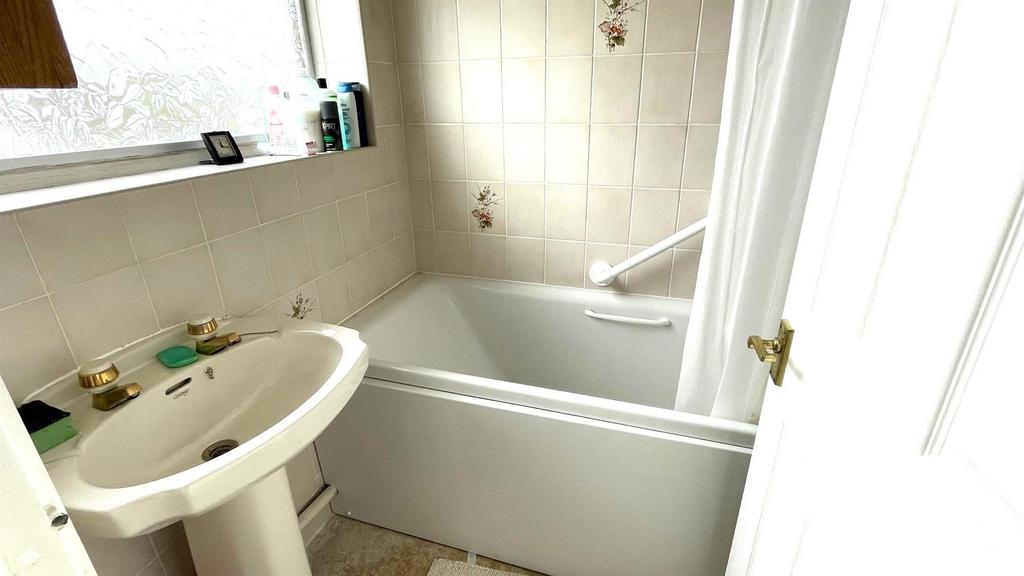 Ground floor bathroom
