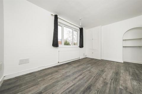 3 bedroom end of terrace house for sale, The Alders, Hounslow