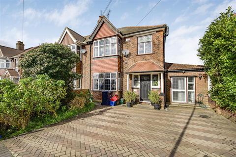 4 bedroom semi-detached house for sale, Alderney Avenue, Osterley