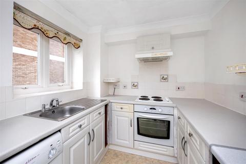 1 bedroom retirement property for sale, London Road, Patcham, Brighton