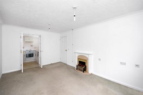 1 bedroom retirement property for sale, London Road, Patcham, Brighton