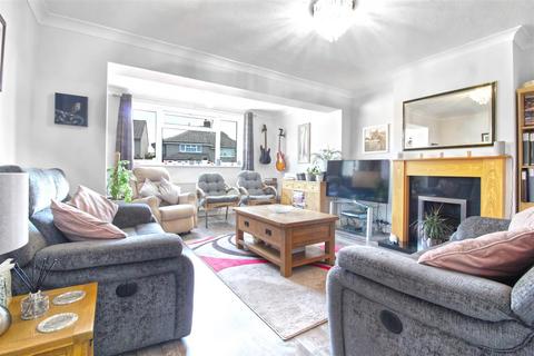 38 Cheyne Close, Ware, SG12 0QF