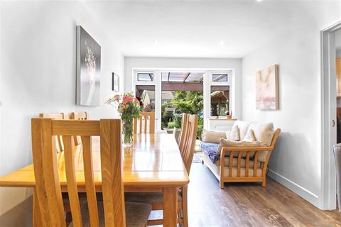 38 Cheyne Close, Ware, SG12 0QF