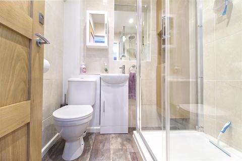 38 Cheyne Close, Ware, SG12 0QF