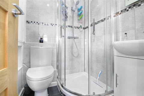 38 Cheyne Close, Ware, SG12 0QF