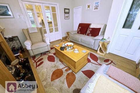 2 bedroom semi-detached house for sale, Combe Close, Leicester