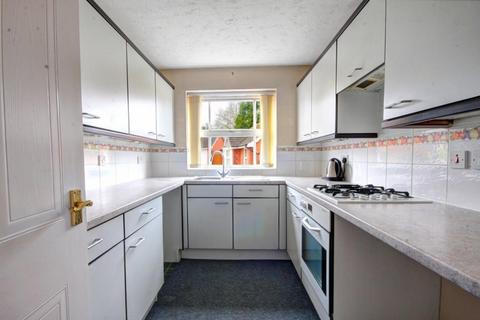 2 bedroom detached bungalow for sale - Solent Place, Evesham