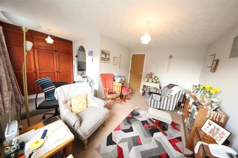 2 bedroom apartment for sale - Lowdale Close, Hull