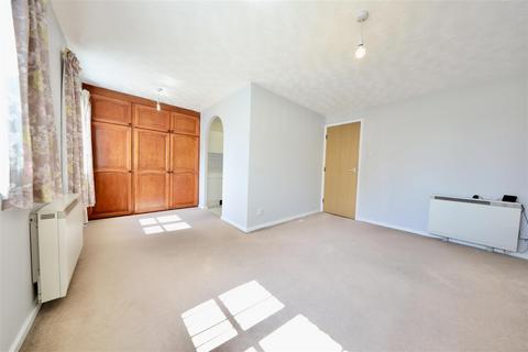 2 bedroom apartment for sale, Lowdale Close, Hull