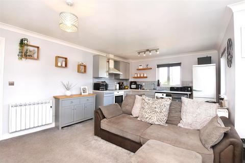 2 bedroom flat for sale - Oake Woods, Gillingham