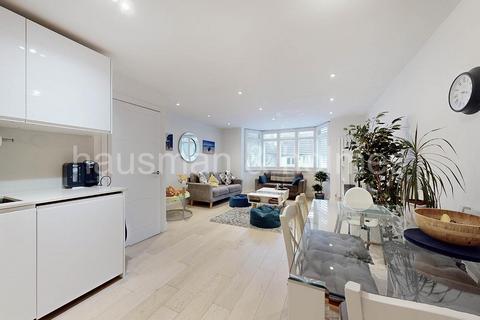 3 bedroom flat for sale, St. Johns Road, NW11