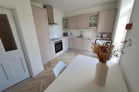 2 bedroom flat for sale, South Terrace, Littlehampton