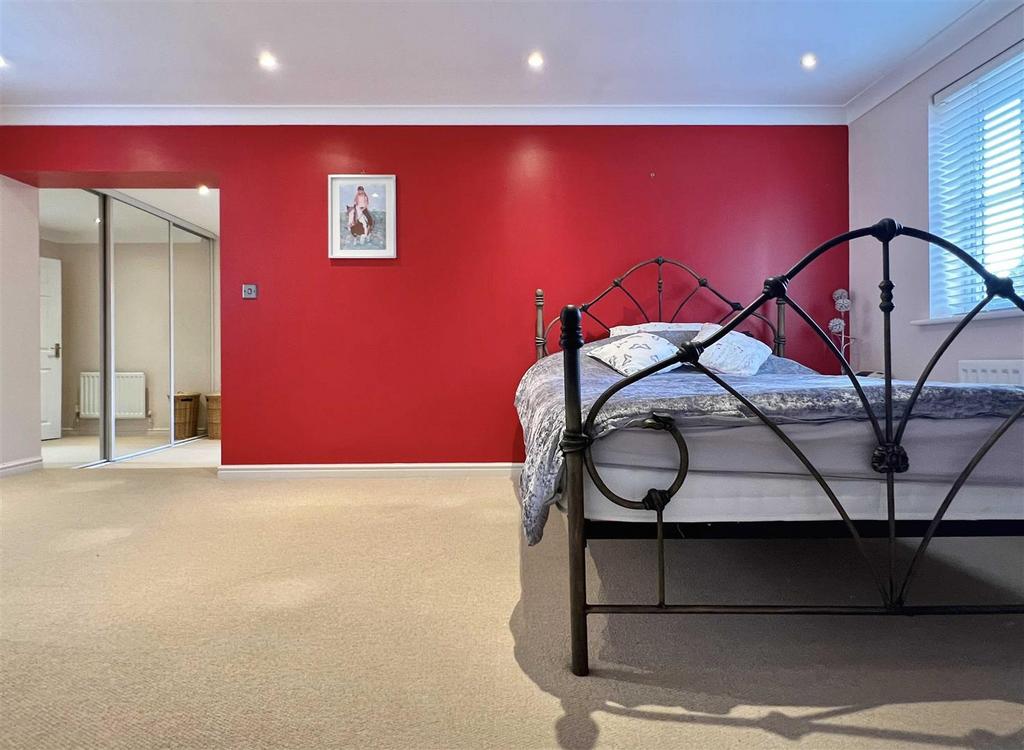 Bed 1.jpg