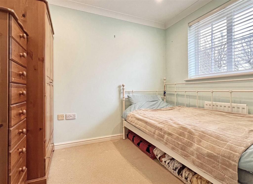 Bed 3.jpg
