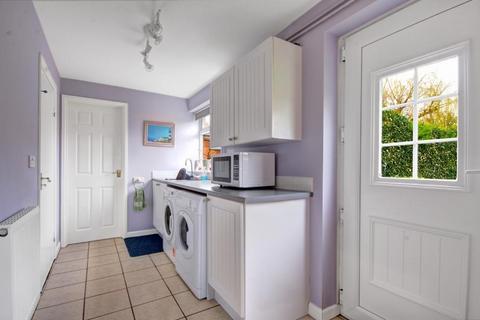2 Butt Furlong, Fladbury, Pershore, WR10 2QZ