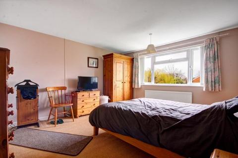 2 Butt Furlong, Fladbury, Pershore, WR10 2QZ