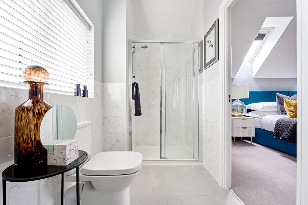 Spacious En-suite shower room