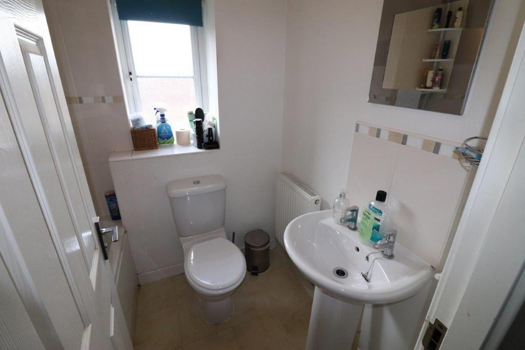 Bathroom.JPG