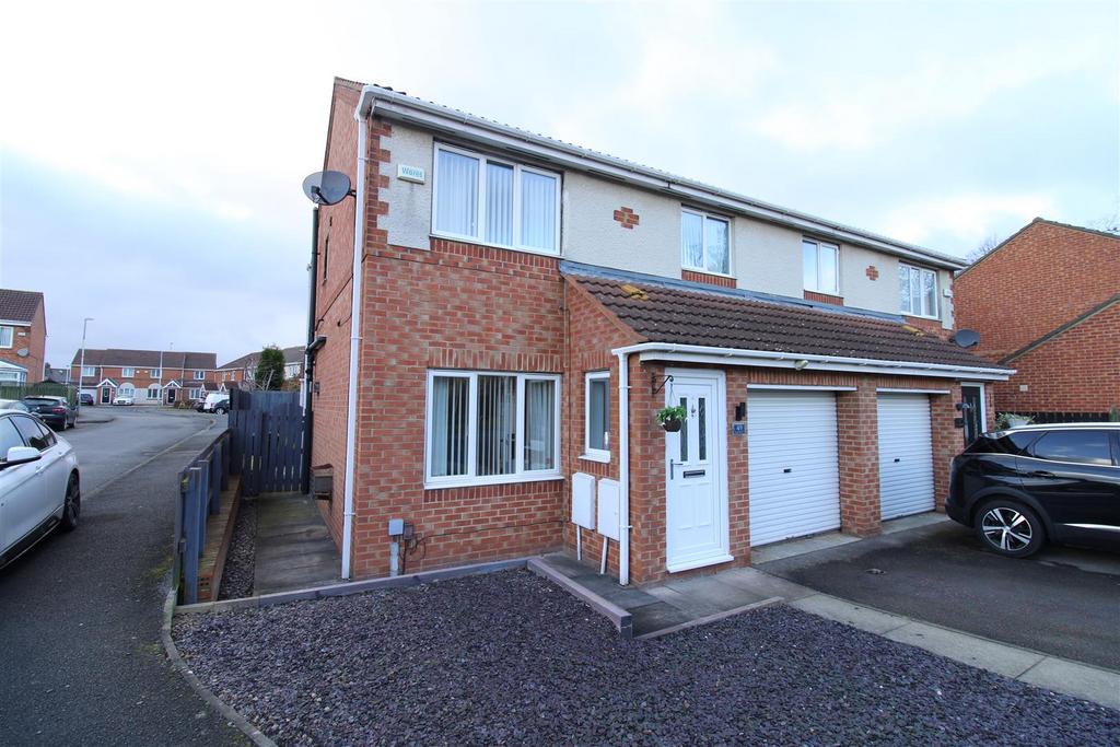 Elmcroft, Darlington 3 bed semidetached house for sale £179,950
