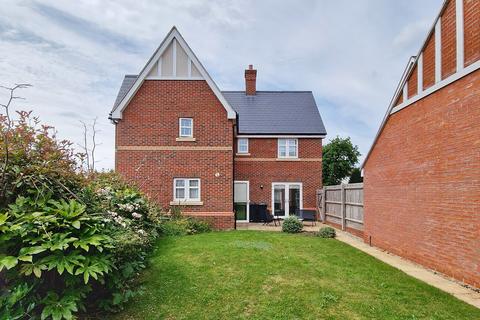 4 bedroom detached house for sale, Poppy Drive, Ampthill, Bedfordshire , MK45