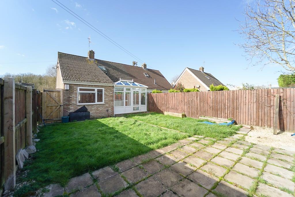Dunster Crescent, WestonSuperMare... 2 bed semidetached house for