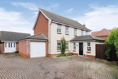 4 bedroom detached house for sale, Curie Drive, Gorleston-on-Sea