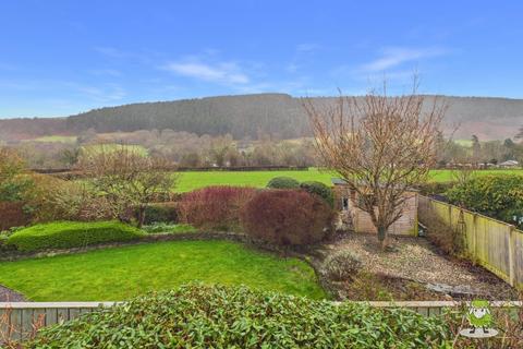 undefined, Dinam, Corwen LL21