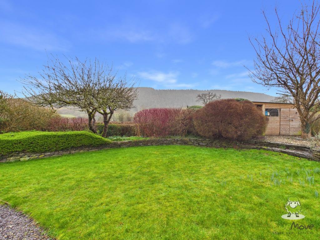 Garden - Charlotte Thomasson Ewemove Whitchurch an