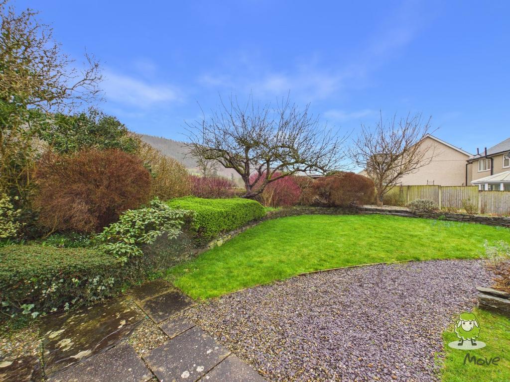 Garden - Charlotte Thomasson Ewemove Whitchurch an