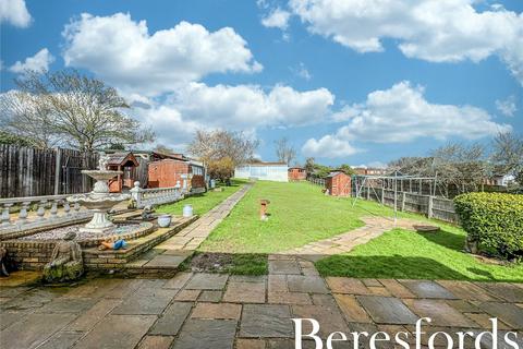 22 Grange Road, Romford, RM3 7DU