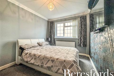 22 Grange Road, Romford, RM3 7DU