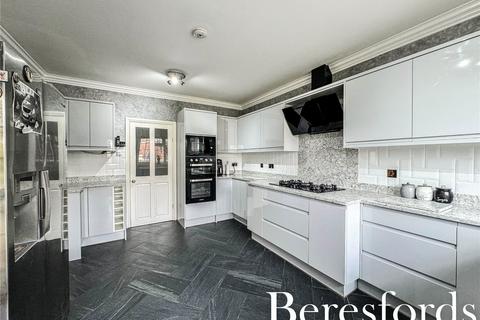 22 Grange Road, Romford, RM3 7DU