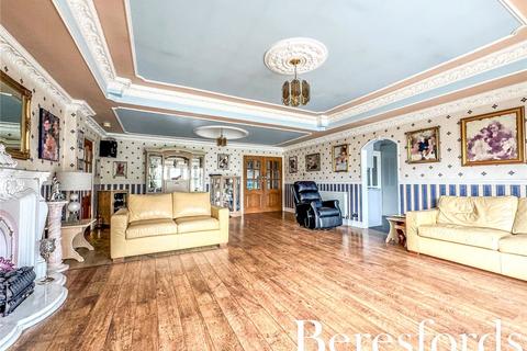 22 Grange Road, Romford, RM3 7DU