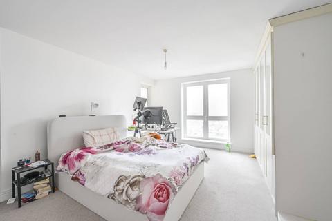 2 bedroom flat to rent, Studley Court, Canary Wharf, London, E14