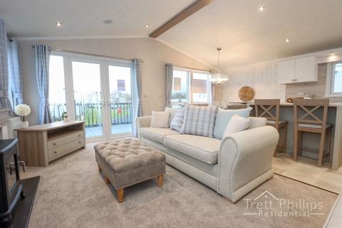 3 bedroom park home for sale - Lowestoft, NR32
