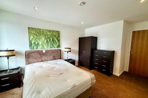 2 bedroom flat to rent, Crown Point Road, Leeds, UK, LS9
