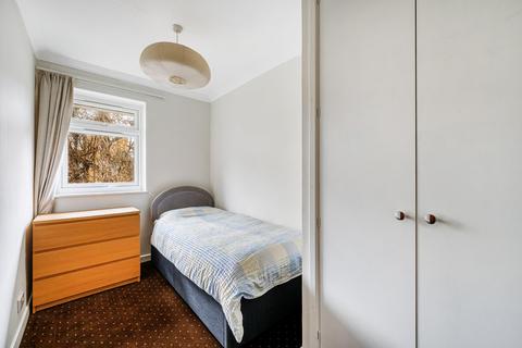 9 Harriers Close, London, W5 3UA