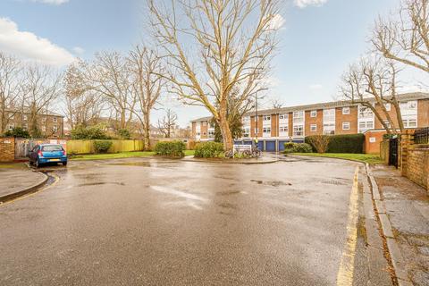 9 Harriers Close, London, W5 3UA