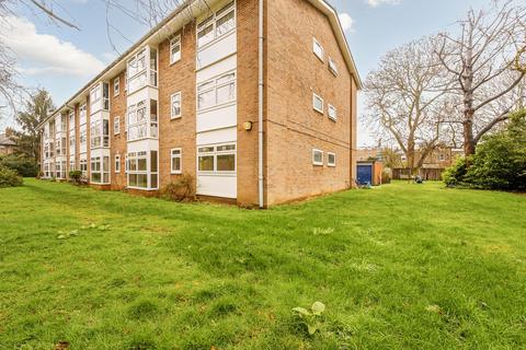 9 Harriers Close, London, W5 3UA