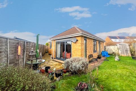 2 bedroom bungalow for sale - Standish Avenue, Patchway, Bristol, Gloucestershire, BS34
