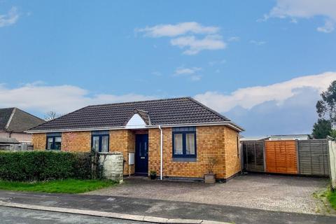 2 bedroom bungalow for sale - Standish Avenue, Patchway, Bristol, Gloucestershire, BS34