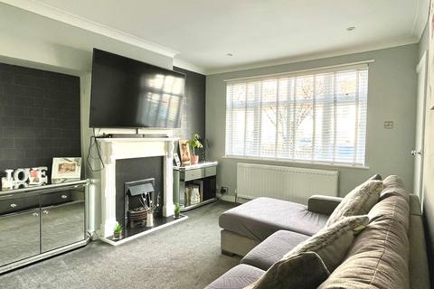 24 Mount Road, Chessington, KT9 1JG