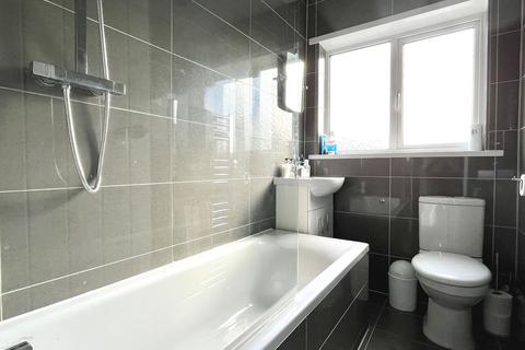 24 Mount Road, Chessington, KT9 1JG