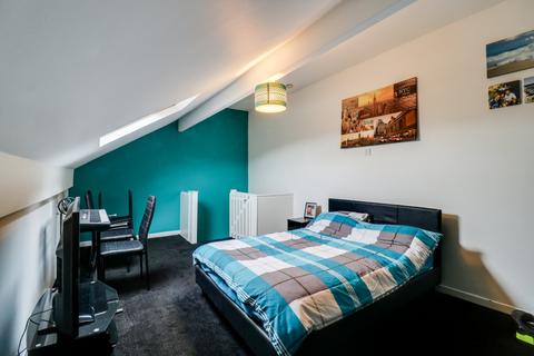 2 bedroom terraced house for sale, Nunthorpe Road, Rodley, Leeds, West Yorkshire, LS13