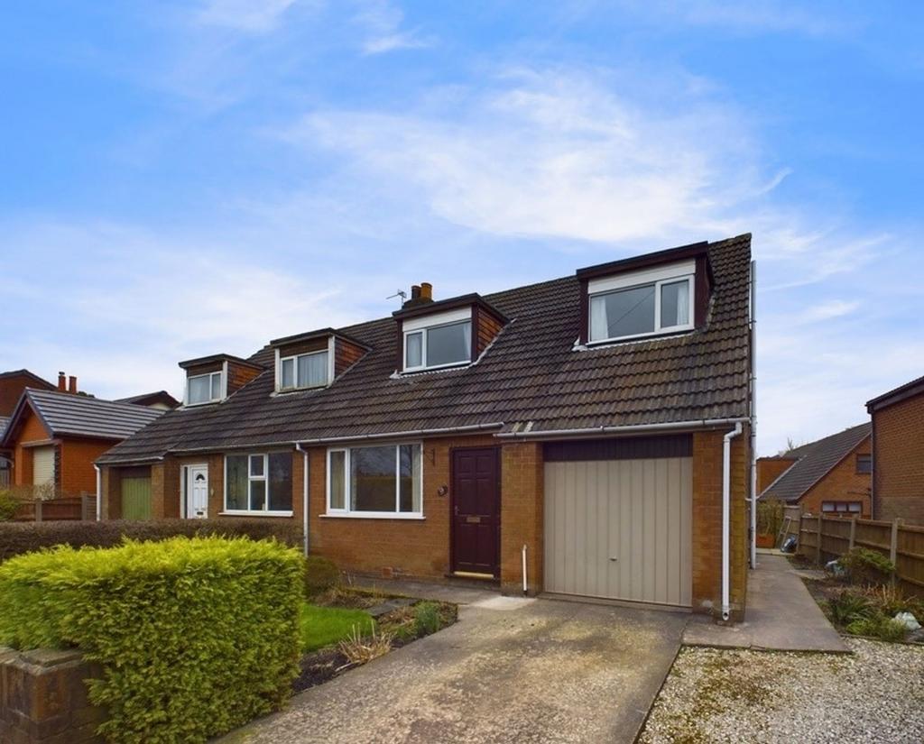 Hewlett Avenue, Coppull, PR7 5AD 3 bed semidetached house for sale £