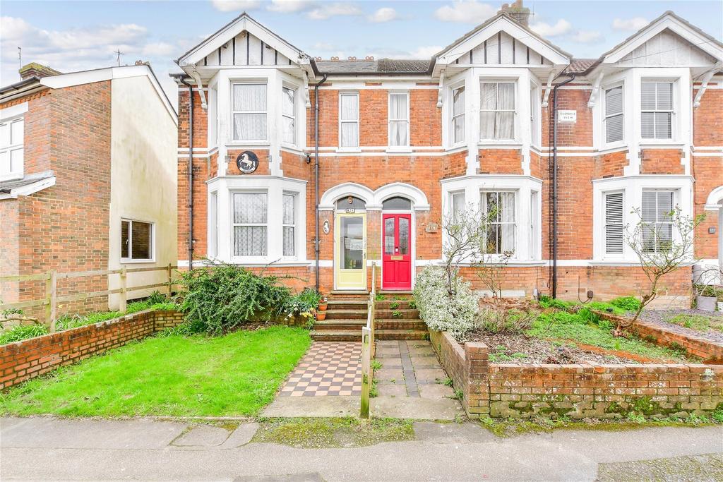 Barden Road, Tonbridge, Kent 3 bed terraced house £450,000