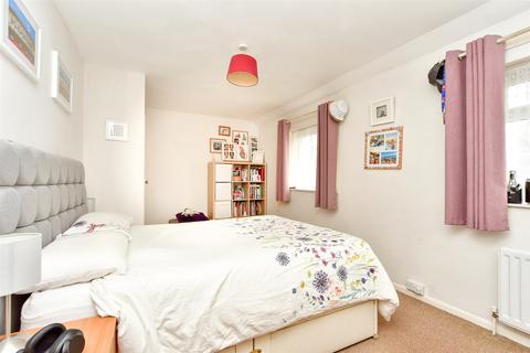 24 Beesfield Lane, Farningham, Dartford, DA4 0BZ