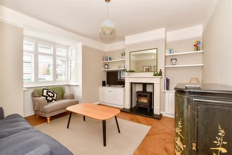 10 Douglas Road, Tonbridge, TN9 2ST