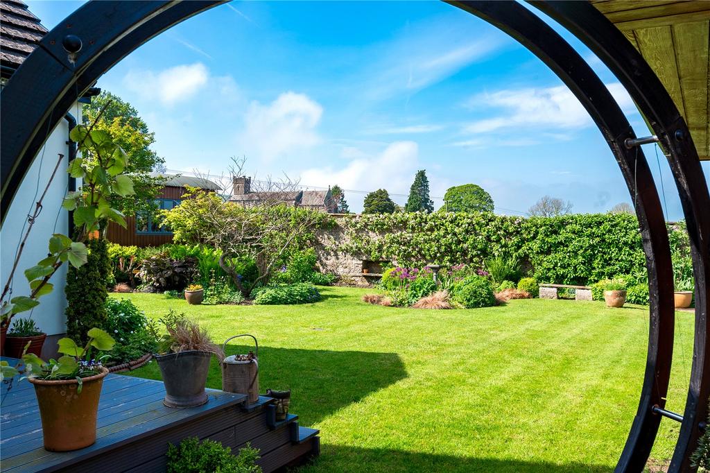 Yealand Conyers, Carnforth LA5 4 bed detached house for sale £800,000