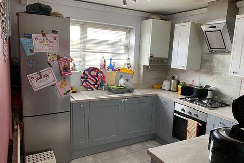 2 bedroom ground floor maisonette to rent - Derwent Drive, Burnham SL1